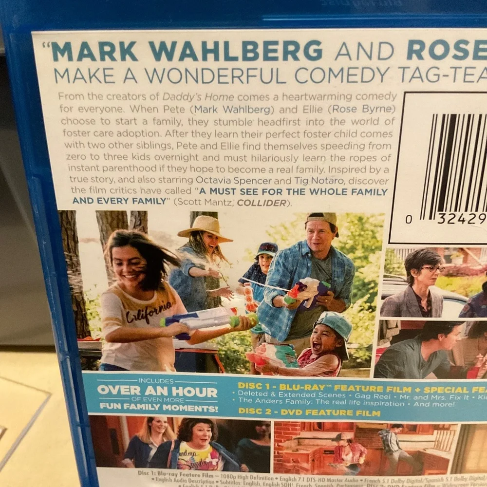 Blu Ray Disc - Instant Family.  V44